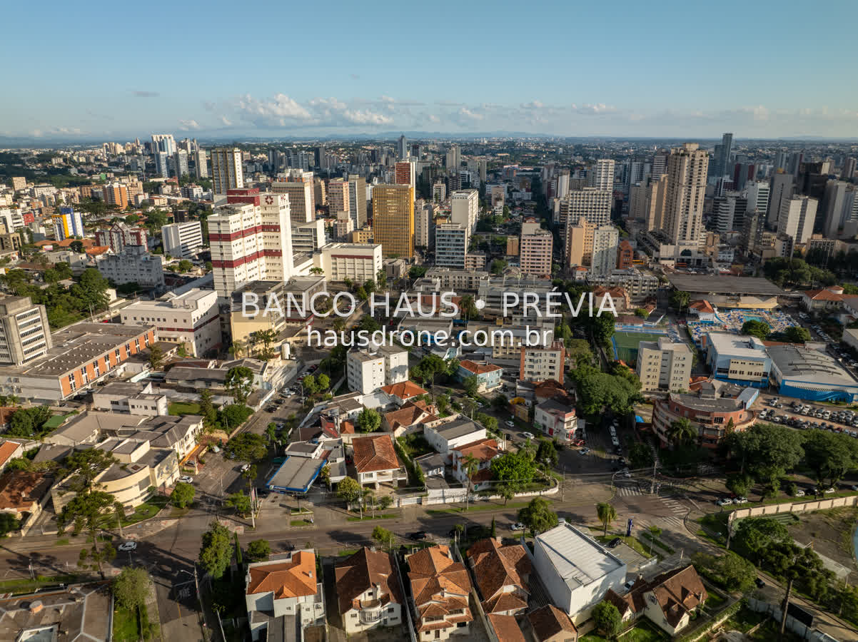 Vista aérea com edifícios e ruas — Alto da Glória em Curitiba, Paraná.