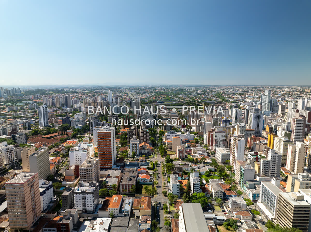Vista aérea com edifícios e ruas — Alto da Glória em Curitiba, Paraná.