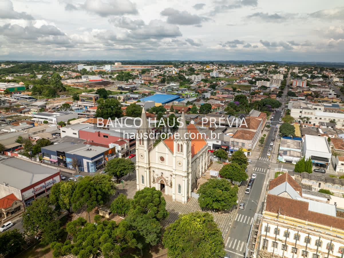 Igreja e centro urbano em vista aérea — Campo Largo, Paraná, Paraná.