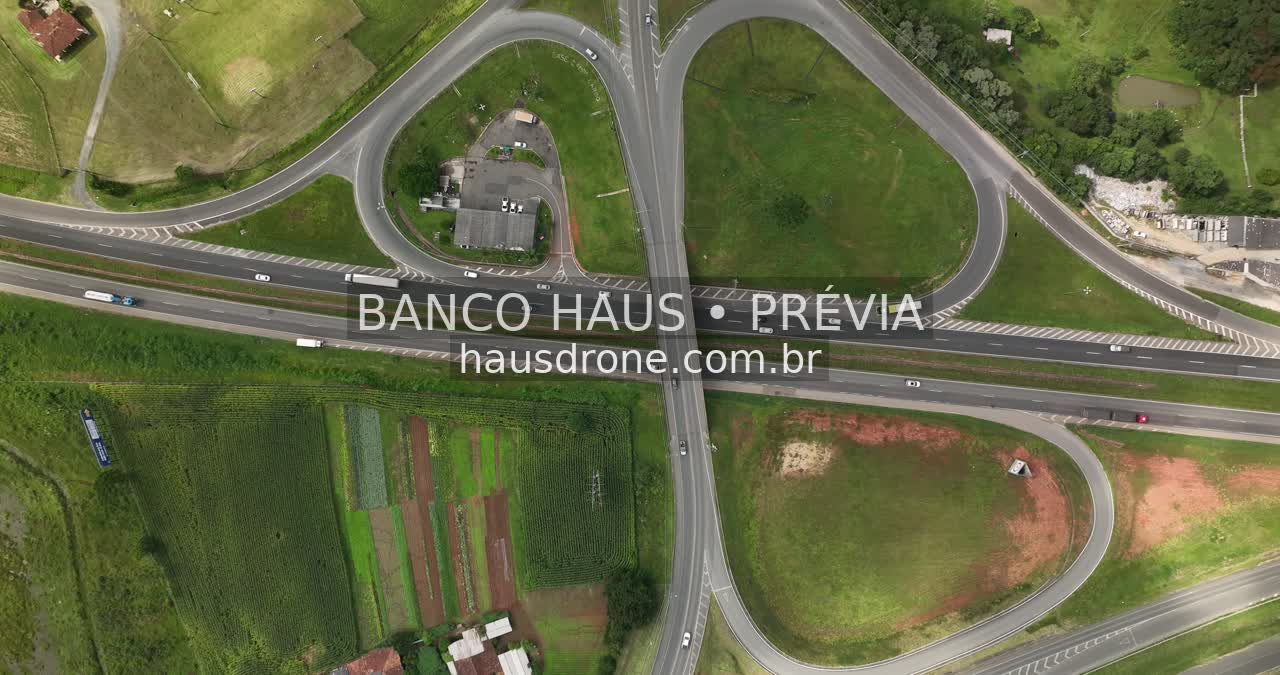 Rodovia e acessos em vista aérea — Campo Largo, Paraná, Paraná.