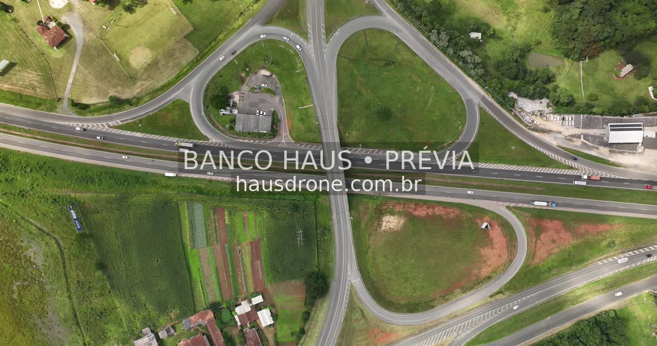 Rodovia e acessos em vista aérea — Campo Largo, Paraná, Paraná.