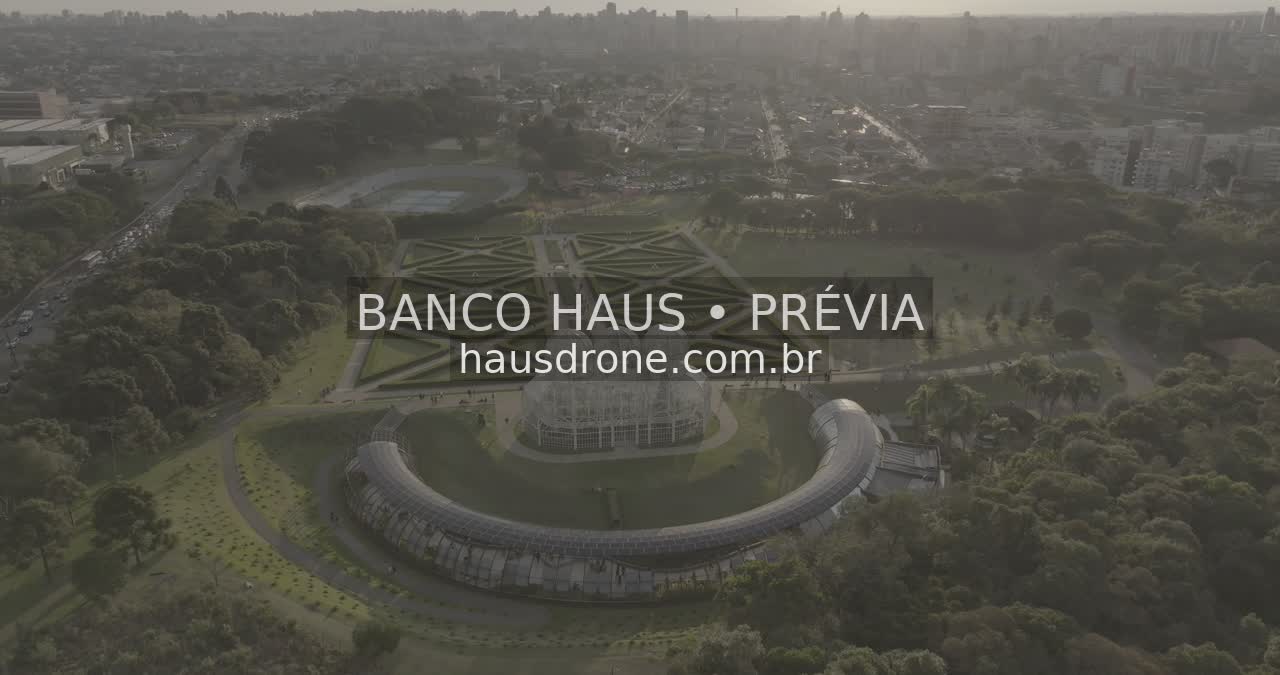Estufa e jardins em vista aérea — Jardim Botânico de Curitiba, Paraná.
