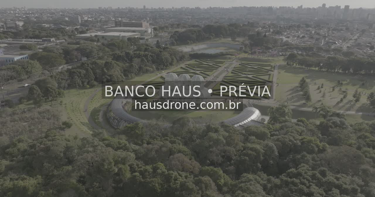 Estufa e jardins em vista aérea — Jardim Botânico de Curitiba, Paraná.