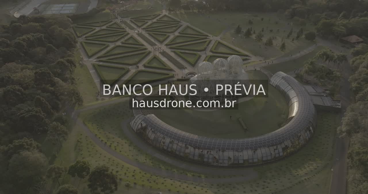 Estufa e jardins em vista aérea — Jardim Botânico de Curitiba, Paraná.