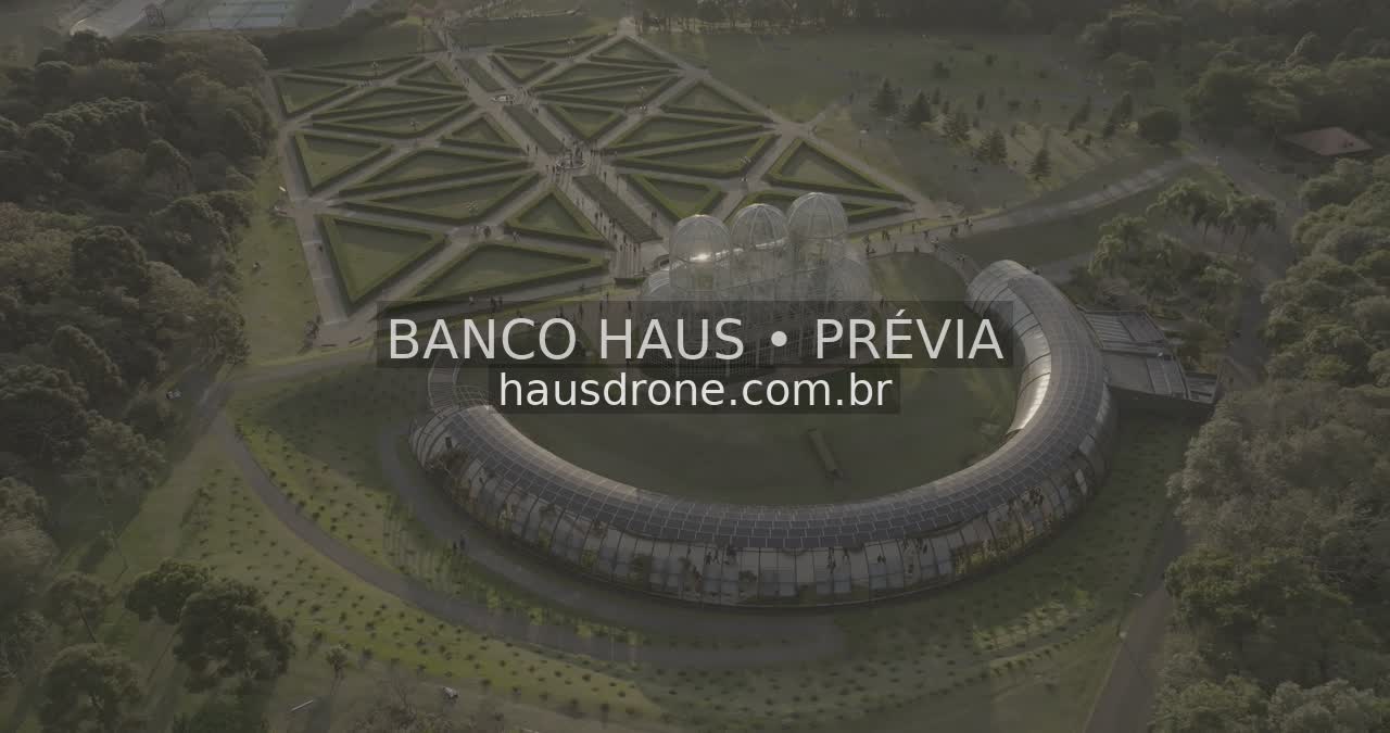 Estufa e jardins em vista aérea — Jardim Botânico de Curitiba, Paraná.