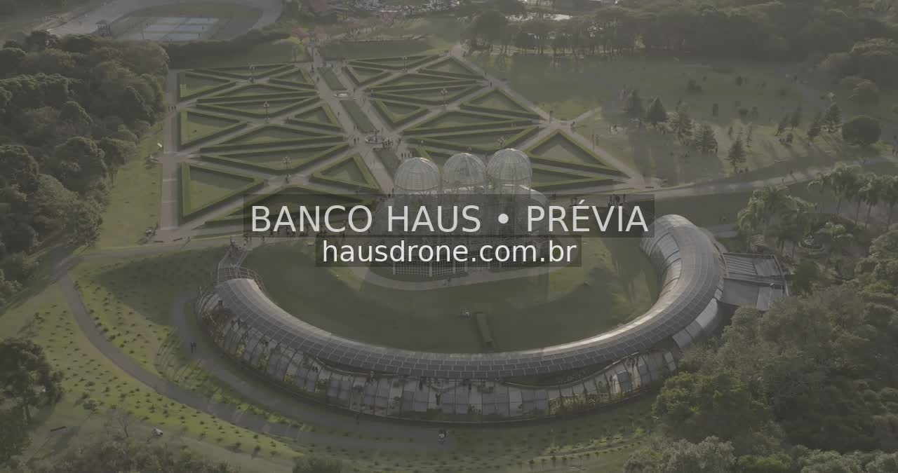 Estufa e jardins em vista aérea — Jardim Botânico de Curitiba, Paraná.