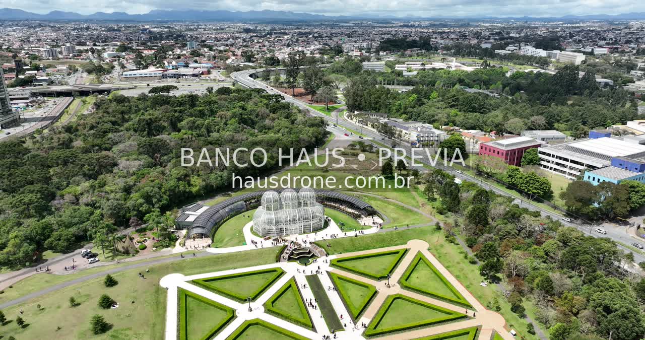 Estufa e jardins em vista aérea — Jardim Botânico de Curitiba, Paraná.