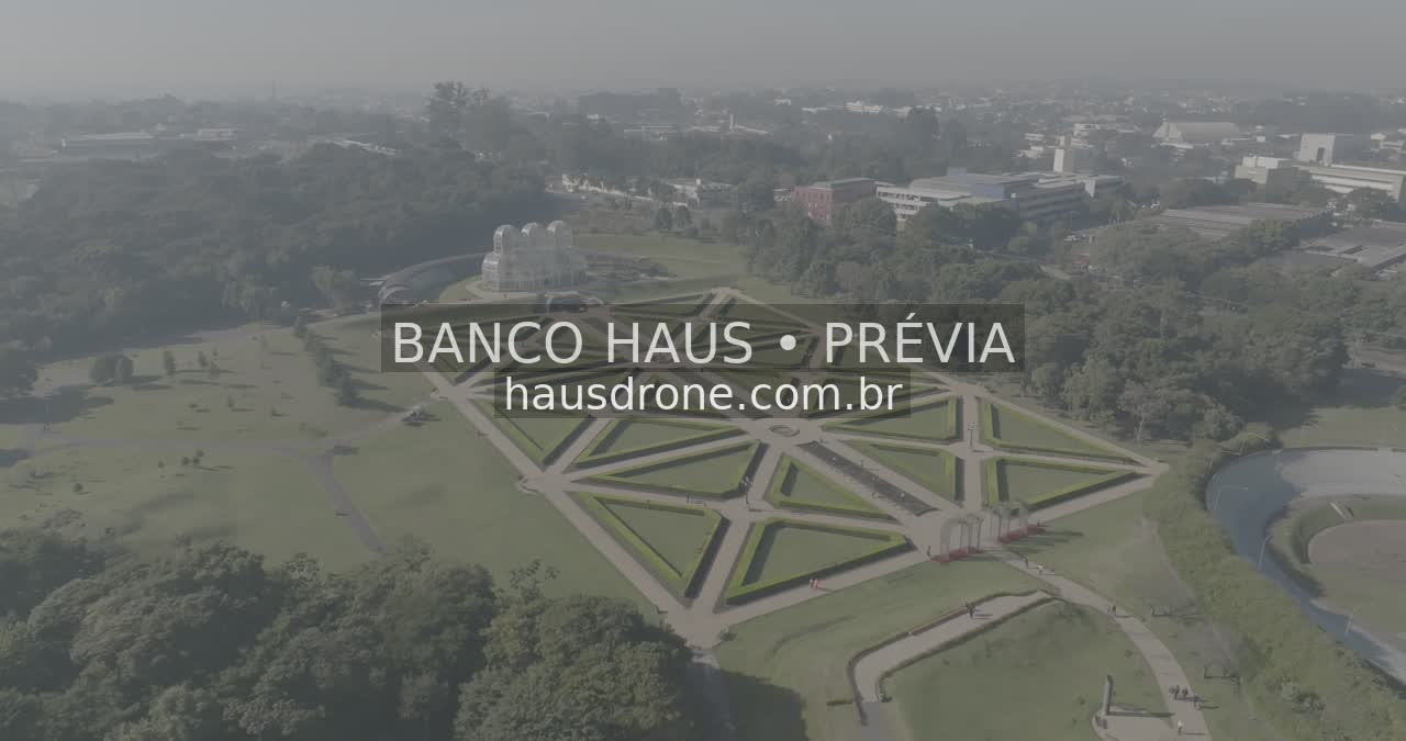 Estufa e jardins em vista aérea — Jardim Botânico de Curitiba, Paraná.