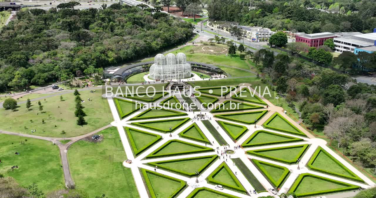 Estufa e jardins em vista aérea — Jardim Botânico de Curitiba, Paraná.