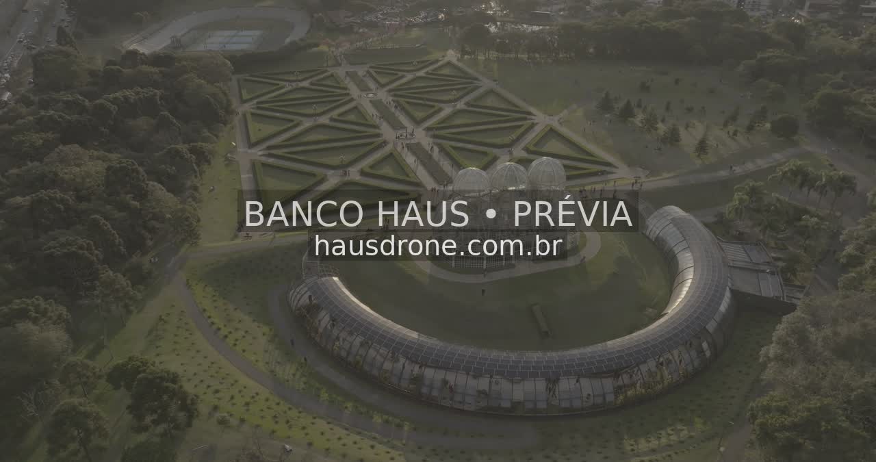 Estufa e jardins em vista aérea — Jardim Botânico de Curitiba, Paraná.