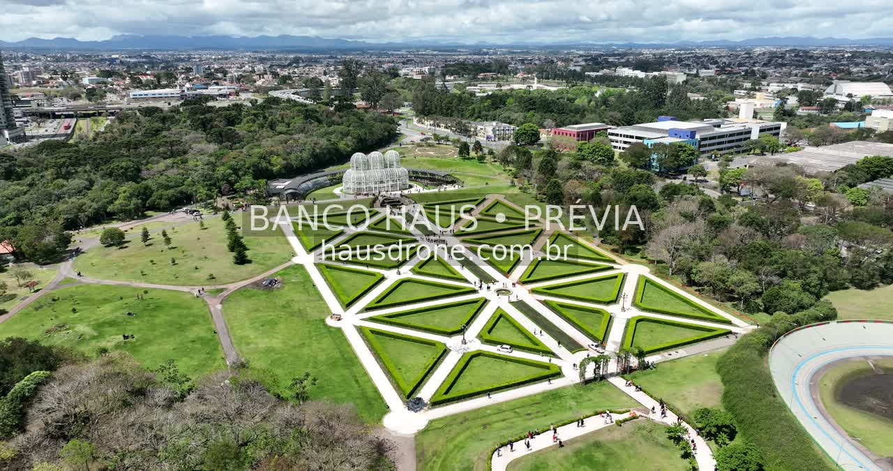 Estufa e jardins em vista aérea — Jardim Botânico de Curitiba, Paraná.