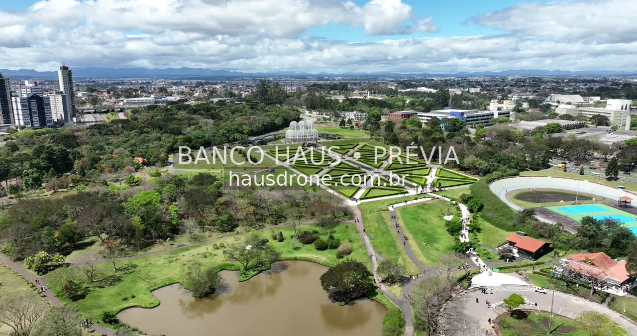 Estufa e jardins em vista aérea — Jardim Botânico de Curitiba, Paraná.