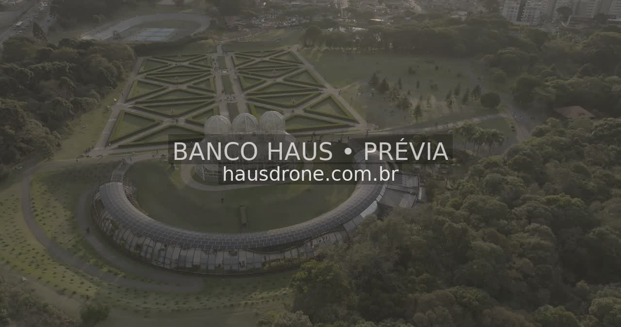 Estufa e jardins em vista aérea — Jardim Botânico de Curitiba, Paraná.