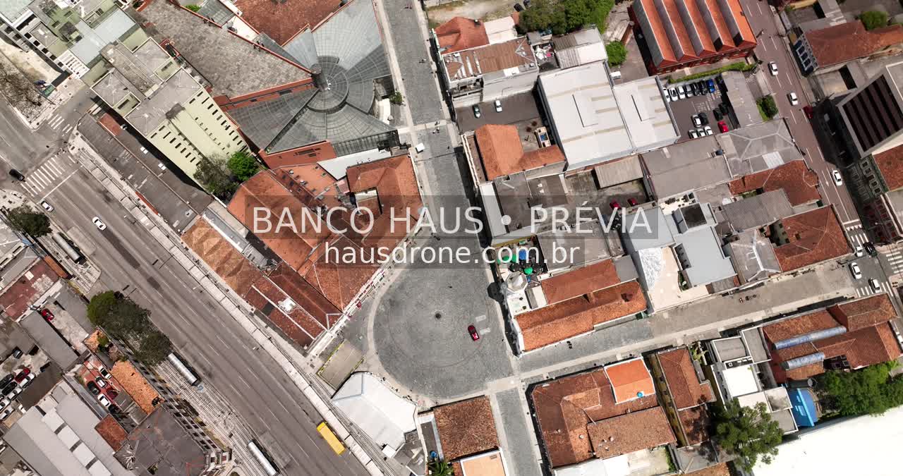 Casario e praças em vista aérea — Largo da Ordem em Curitiba, Paraná.