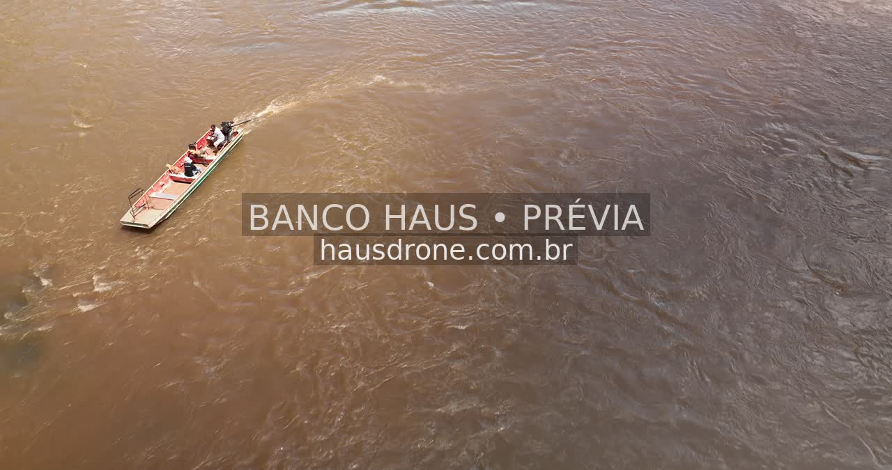 Embarcação no rio — Londrina e região, Paraná, Paraná.