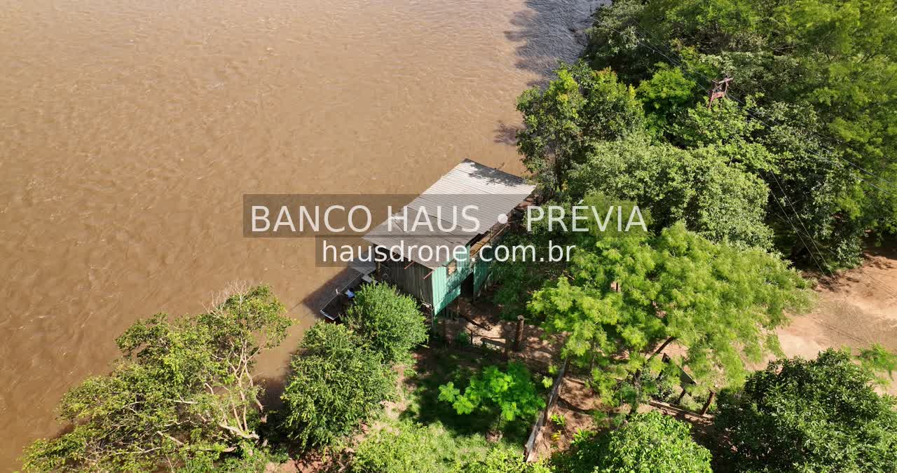 Rio e vegetação em vista aérea — Londrina e região, Paraná, Paraná.