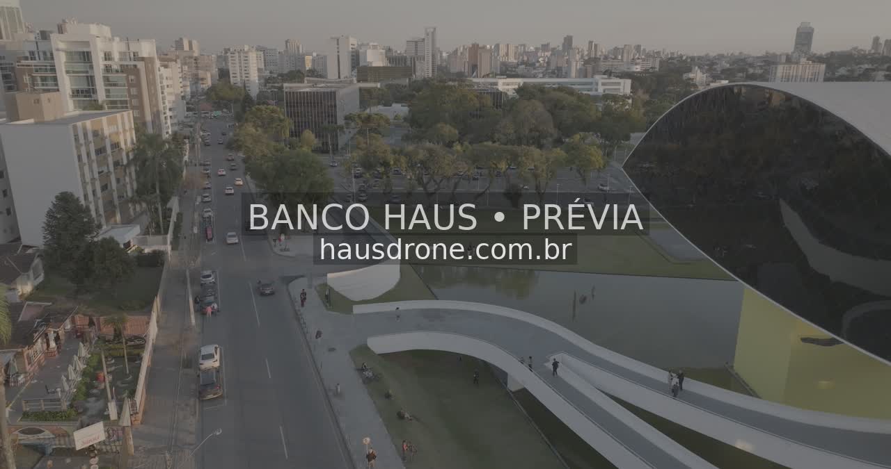Arquitetura do MON e área externa — Museu Oscar Niemeyer em Curitiba, Paraná.