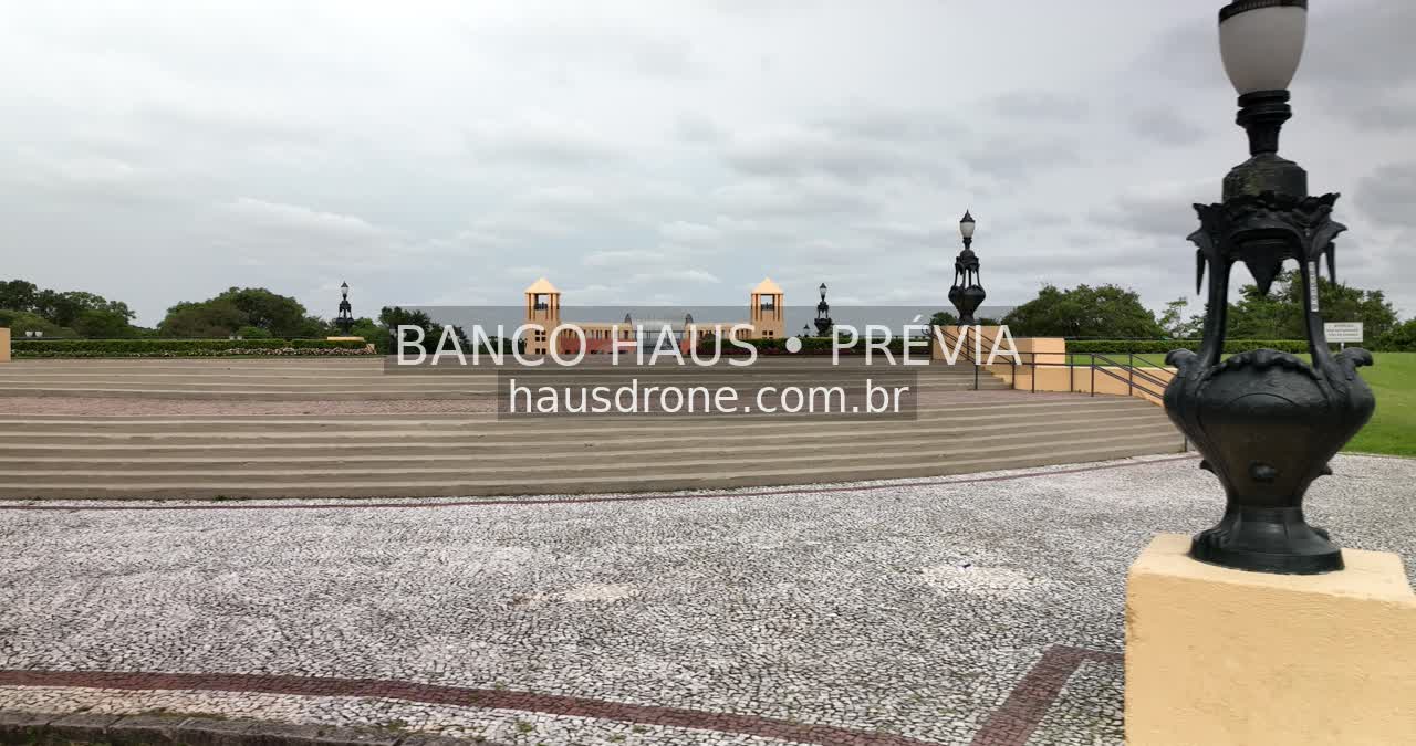 Escadaria e jardins do mirante — Parque Tanguá em Curitiba, Paraná.