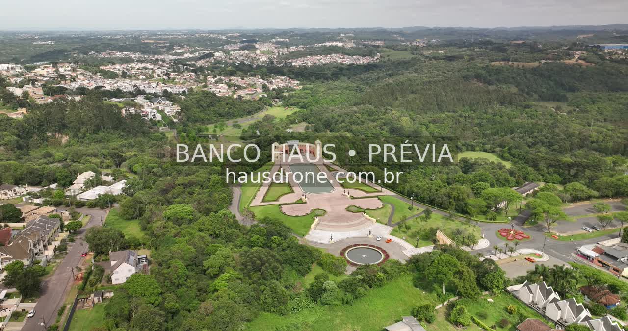 Jardins e mirante do parque — Parque Tanguá em Curitiba, Paraná.