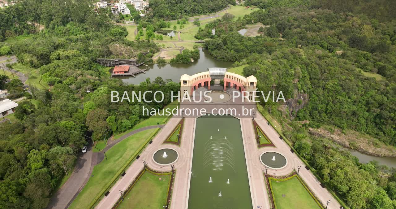 Jardins e mirante do parque — Parque Tanguá em Curitiba, Paraná.