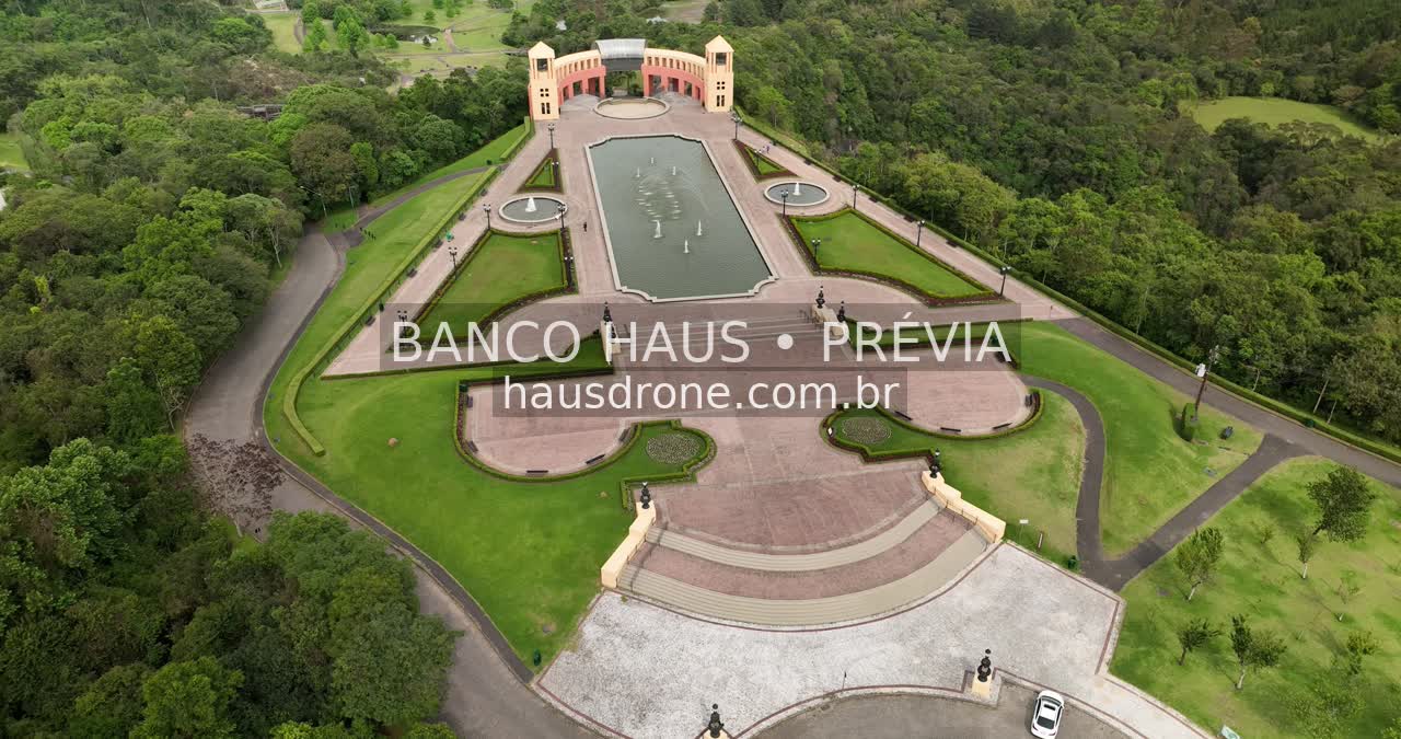 Jardins e mirante do parque — Parque Tanguá em Curitiba, Paraná.