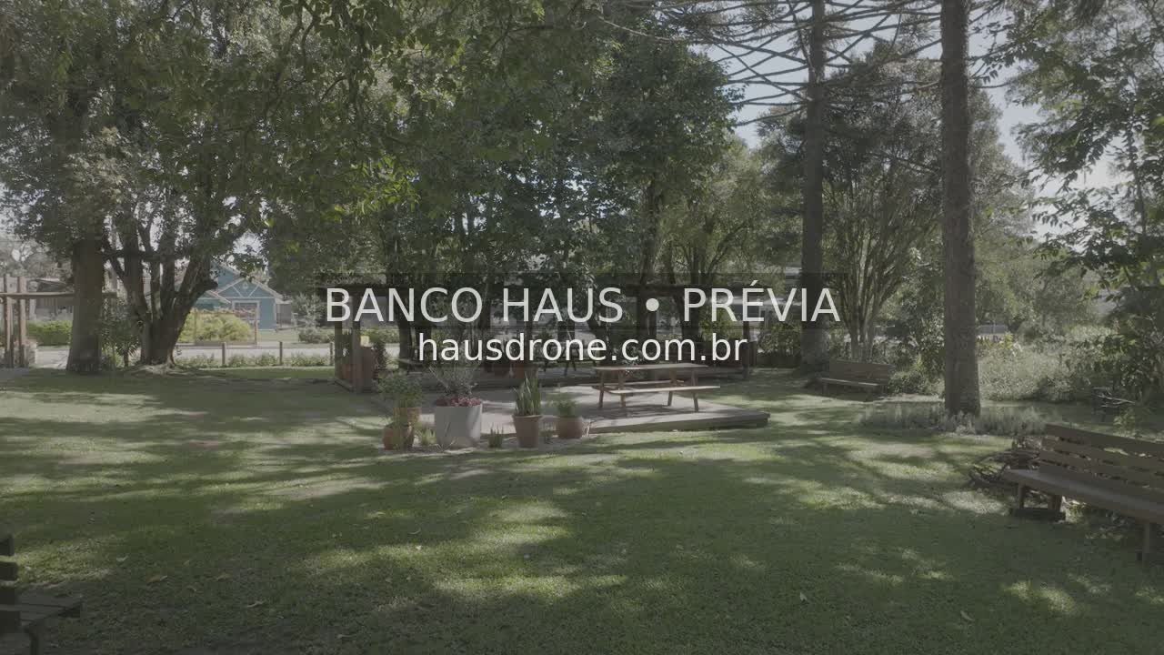 Construções e áreas verdes no ambiente rural — São Luiz do Purunã, Paraná, Paraná.