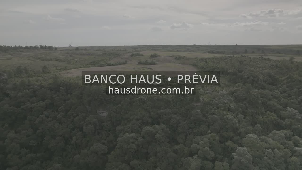 Escarpas, campos e mata em vista aérea — São Luiz do Purunã, Paraná, Paraná.