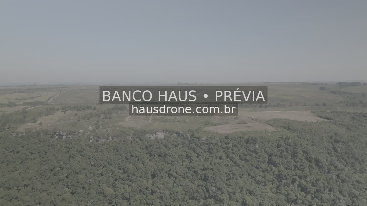 Escarpas, campos e mata em vista aérea — São Luiz do Purunã, Paraná, Paraná.