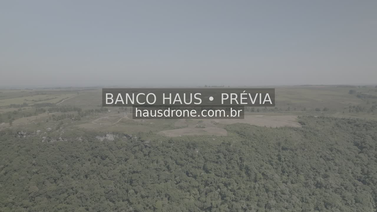 Escarpas, campos e mata em vista aérea — São Luiz do Purunã, Paraná, Paraná.