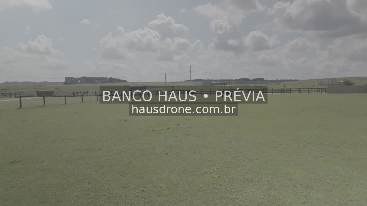 Estrada rural e cercas entre campos — São Luiz do Purunã, Paraná, Paraná.