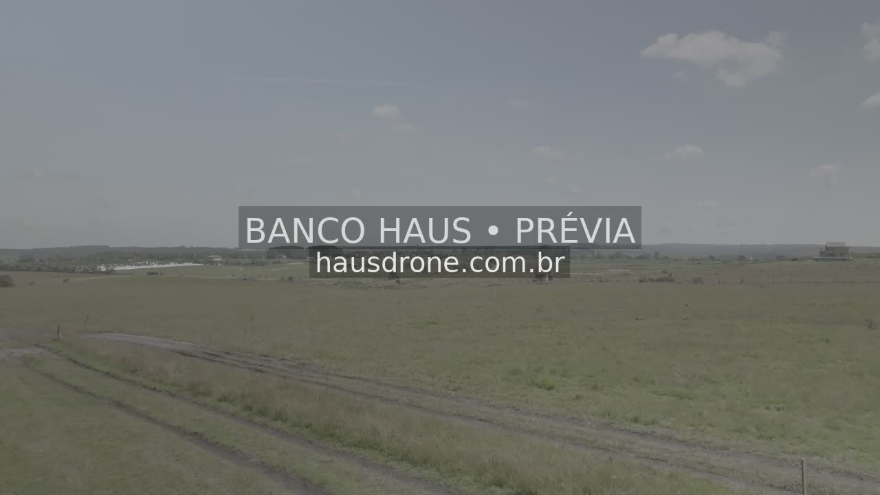 Estrada rural e cercas entre campos — São Luiz do Purunã, Paraná, Paraná.