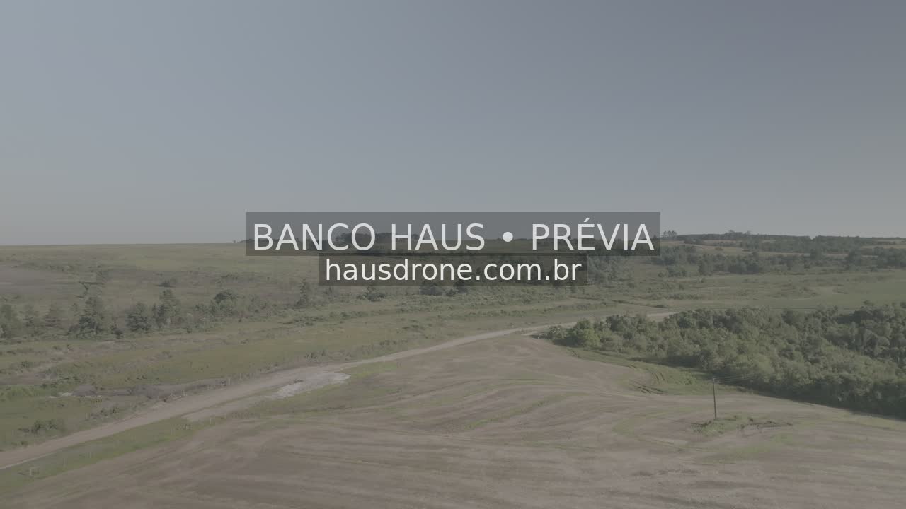 Estrada rural e cercas entre campos — São Luiz do Purunã, Paraná, Paraná.
