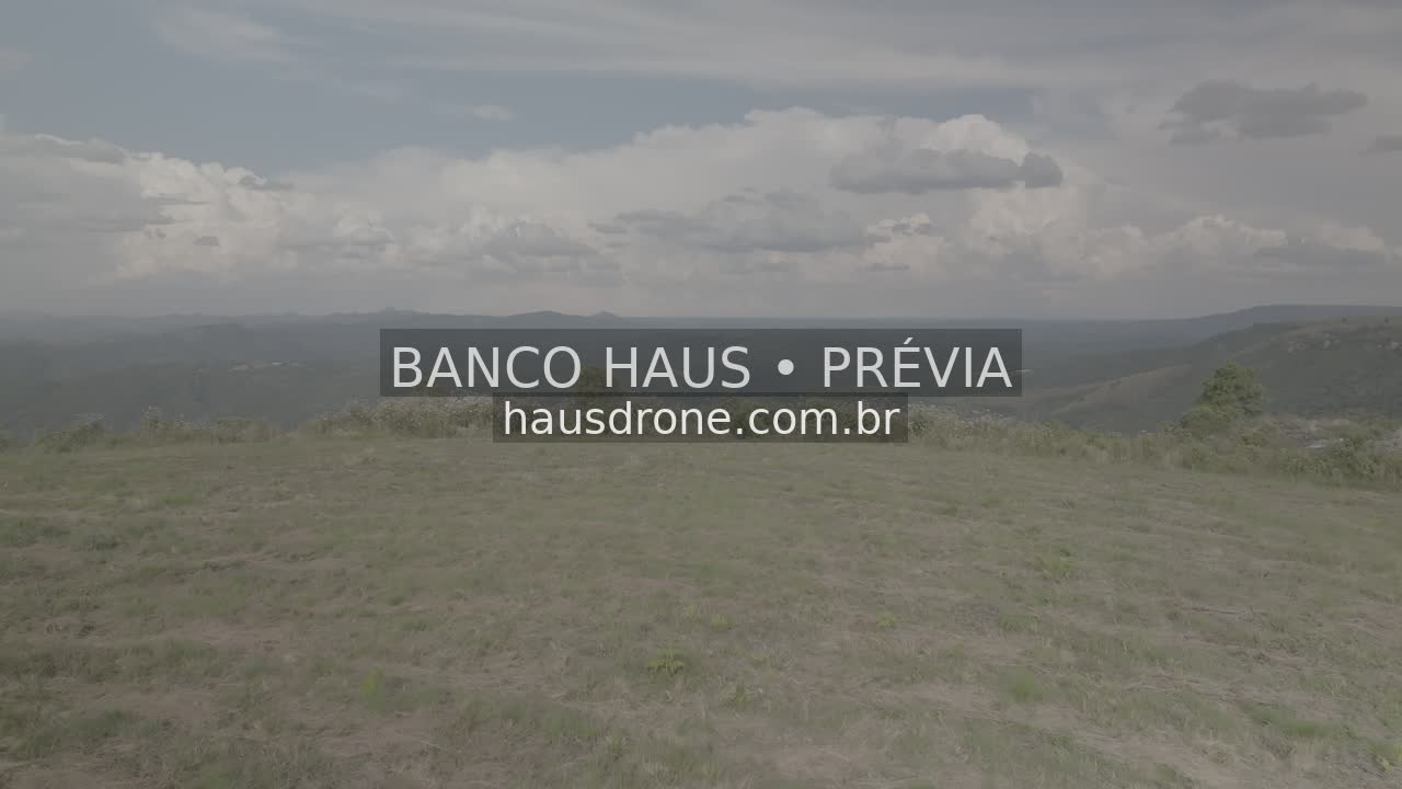Estrada rural e cercas entre campos — São Luiz do Purunã, Paraná, Paraná.