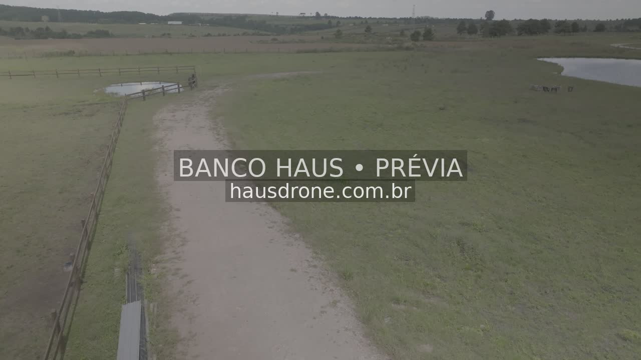 Estrada rural e cercas entre campos — São Luiz do Purunã, Paraná, Paraná.