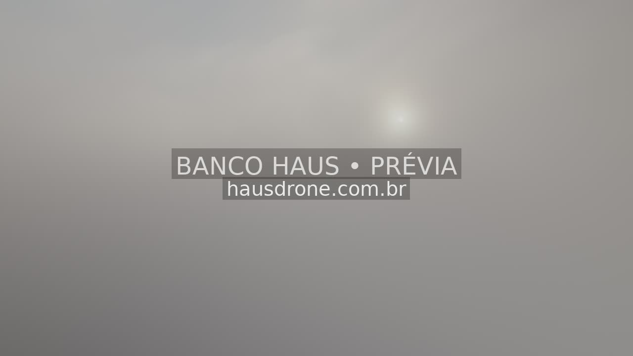 Paisagem rural com neblina e luz solar — São Luiz do Purunã, Paraná, Paraná.