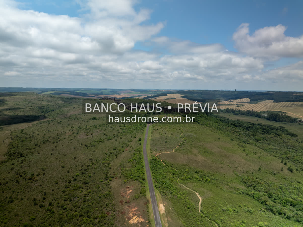 Formações rochosas e vegetação — Vila Velha em Ponta Grossa, Paraná.