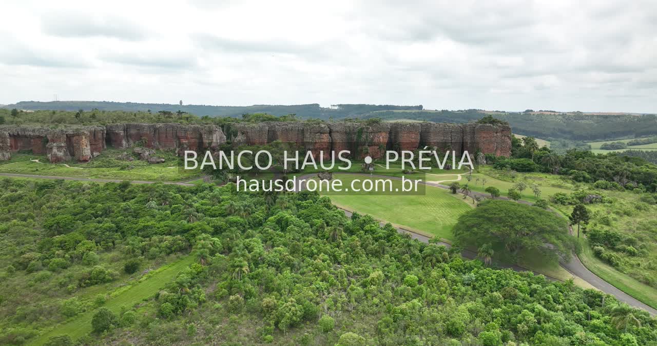 Vegetação e campos naturais — Vila Velha em Ponta Grossa, Paraná.